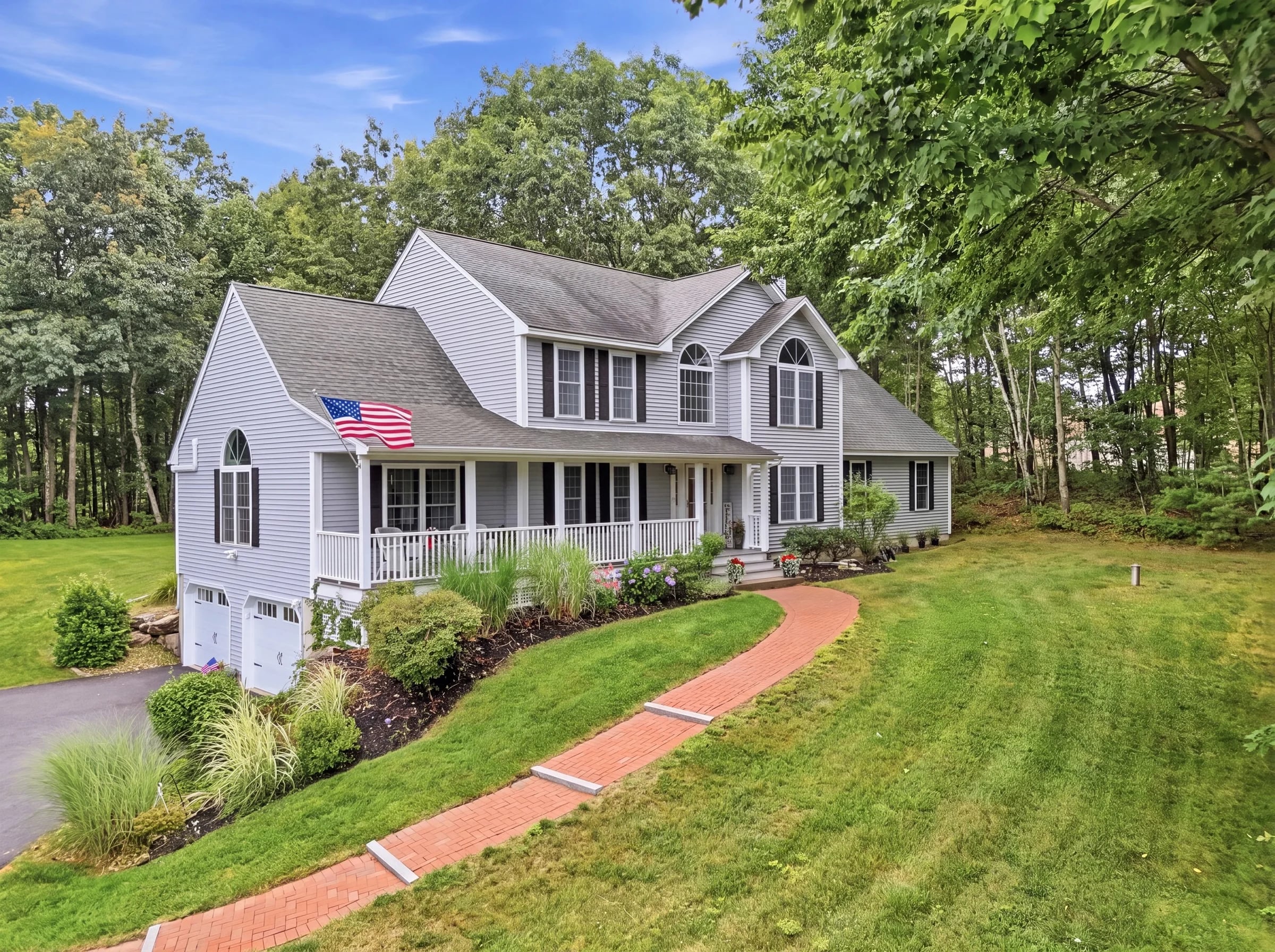 Real estate photography of a colonial in Hooksett, NH